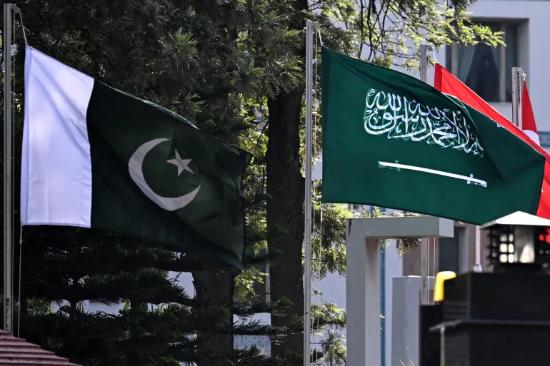 Pakistan Pledges Full Support for Saudi Arabia’s Defense