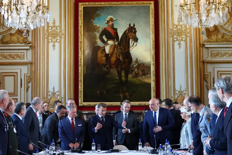 Macron, Aoun Meet in Paris to Bolster Lebanese Armed