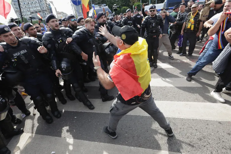Romanian Farmers Clash With Police Over Livestock Export Ban