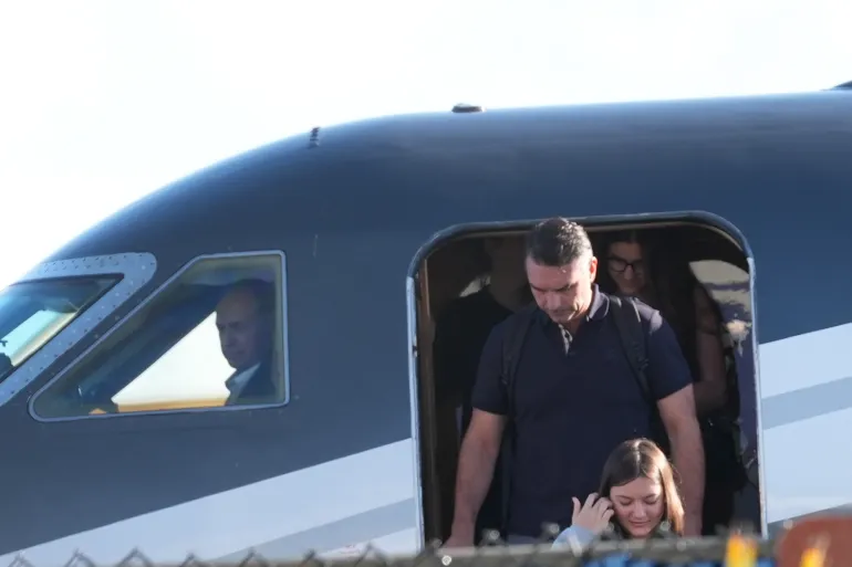 Flavio Bolsonaro Flees to Miami After Election Loss