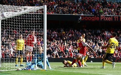 Arsenal Edge Leeds as Chelsea Thrash Bournemouth