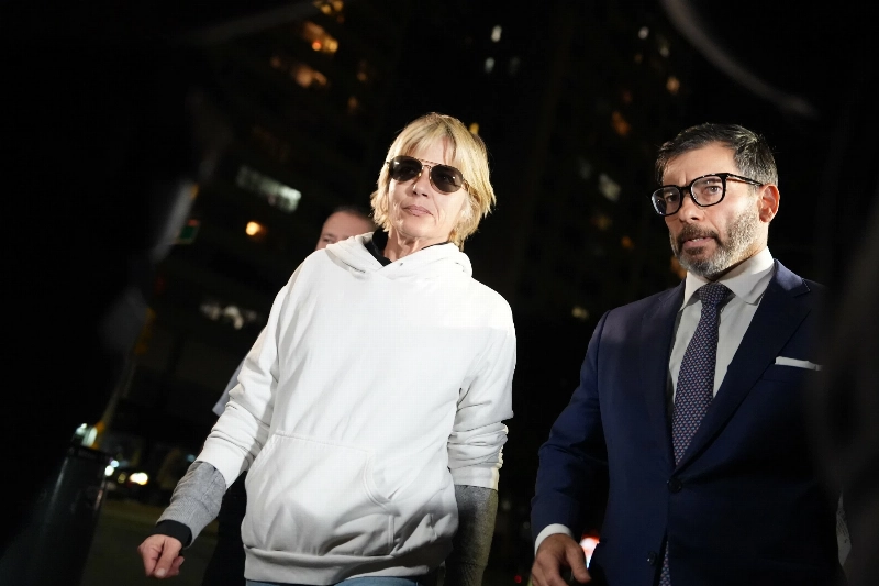 Actress Selma Blair linked to the case Following Mid-Flight