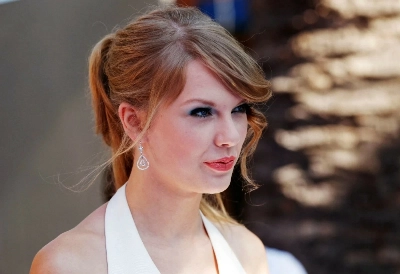 Taylor Swift Praises Nashville Music Scene Following Hall of Fame Honor